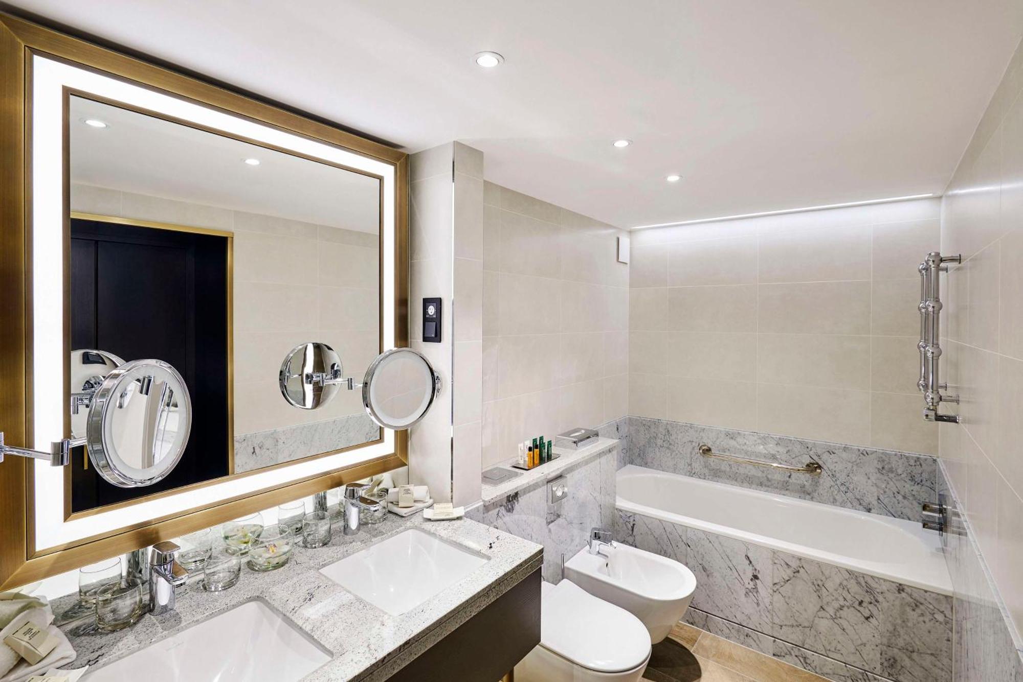 Hilton Отель