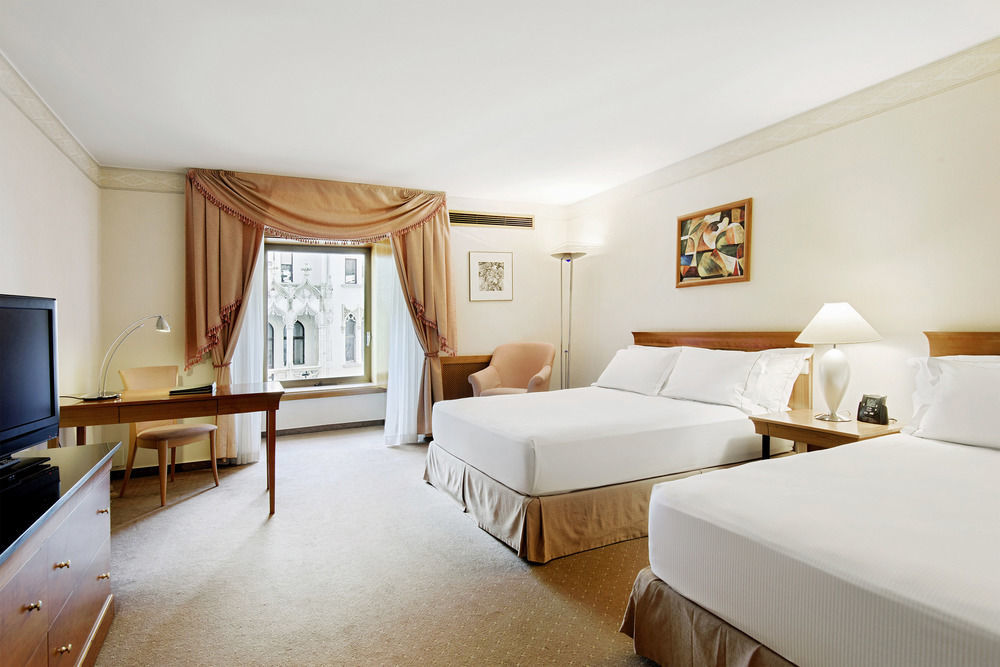 Отель Hilton 5*